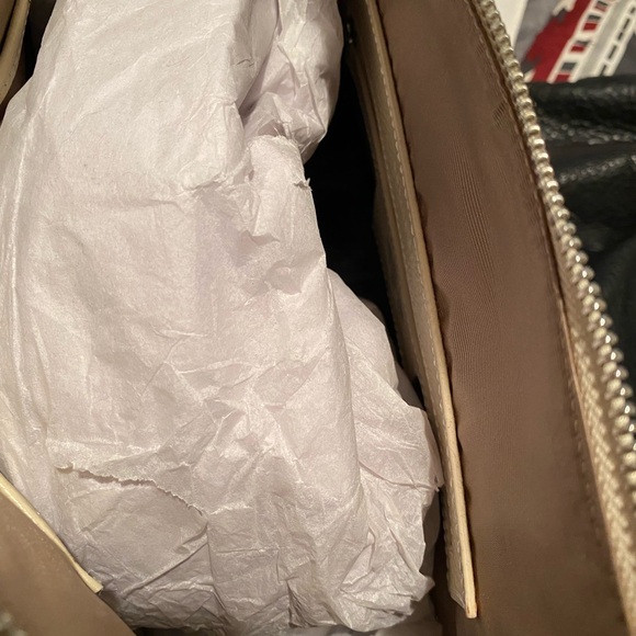 Brand new Celine Dion bag! Creamy leather with grommet detail! - Picture 4 of 5